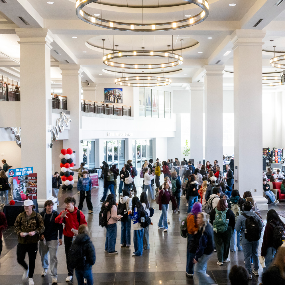 Students walking in the lobby of the Tate Student Center (UGA Marcomms)